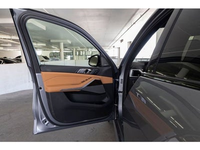 2027 BMW X7 Base