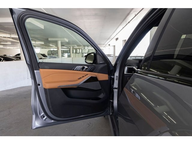 2027 BMW X7 Base