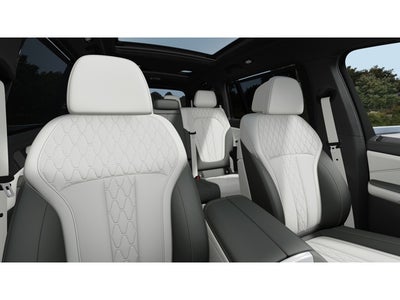2027 BMW X7 Base
