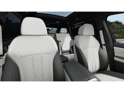 2027 BMW X7 Base