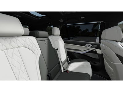 2027 BMW X7 Base