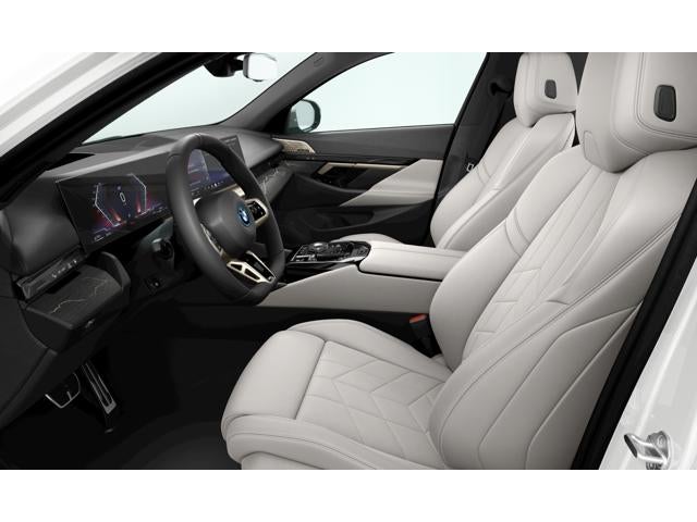 2026 BMW 550e Base