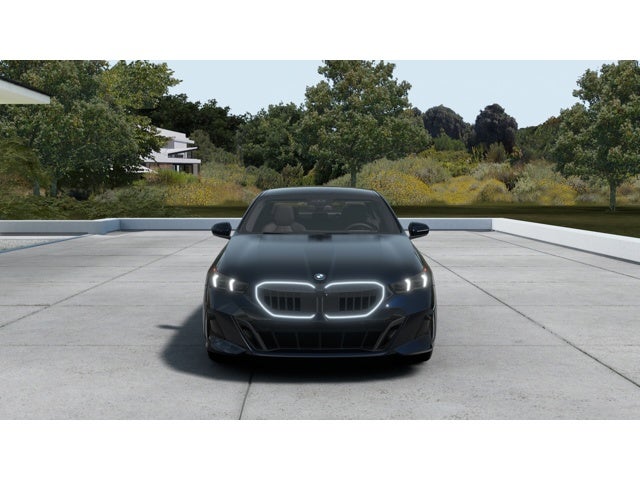 2026 BMW 550e Base