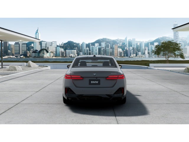 2026 BMW 550e Base
