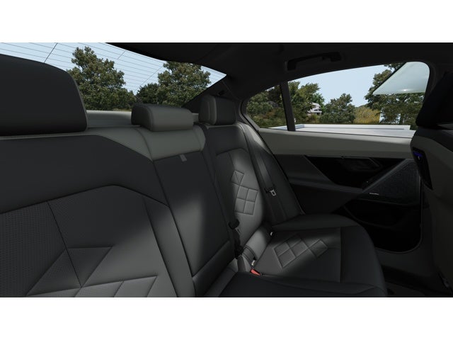 2027 BMW 550e Base