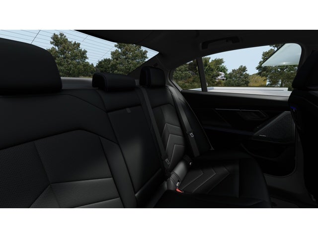 2027 BMW 550e Base