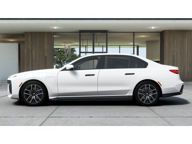 2026 BMW 750e xDrive Base