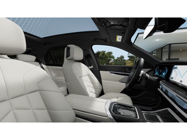 2026 BMW 750e xDrive Base