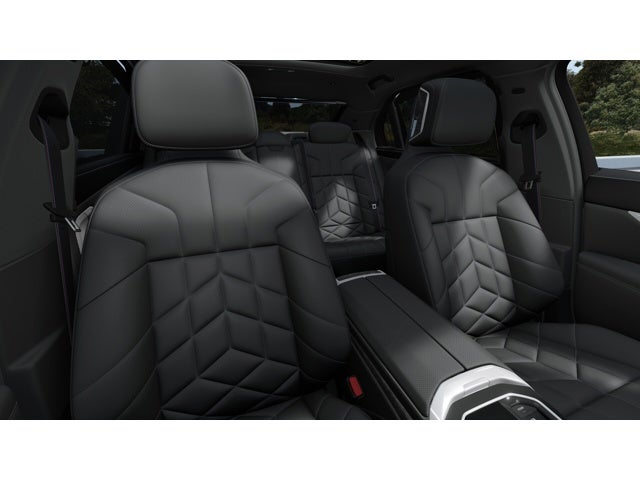 2026 BMW 750e xDrive Base