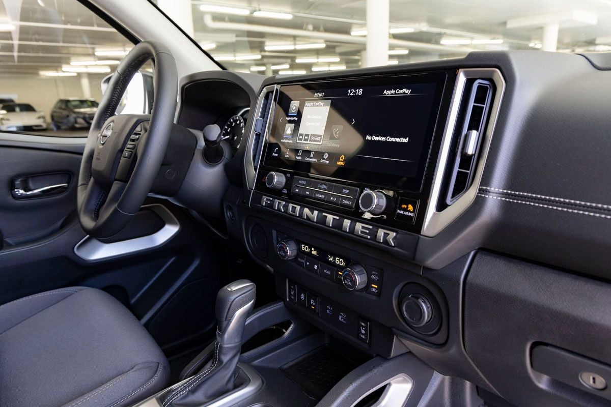 2025 Nissan Frontier SV