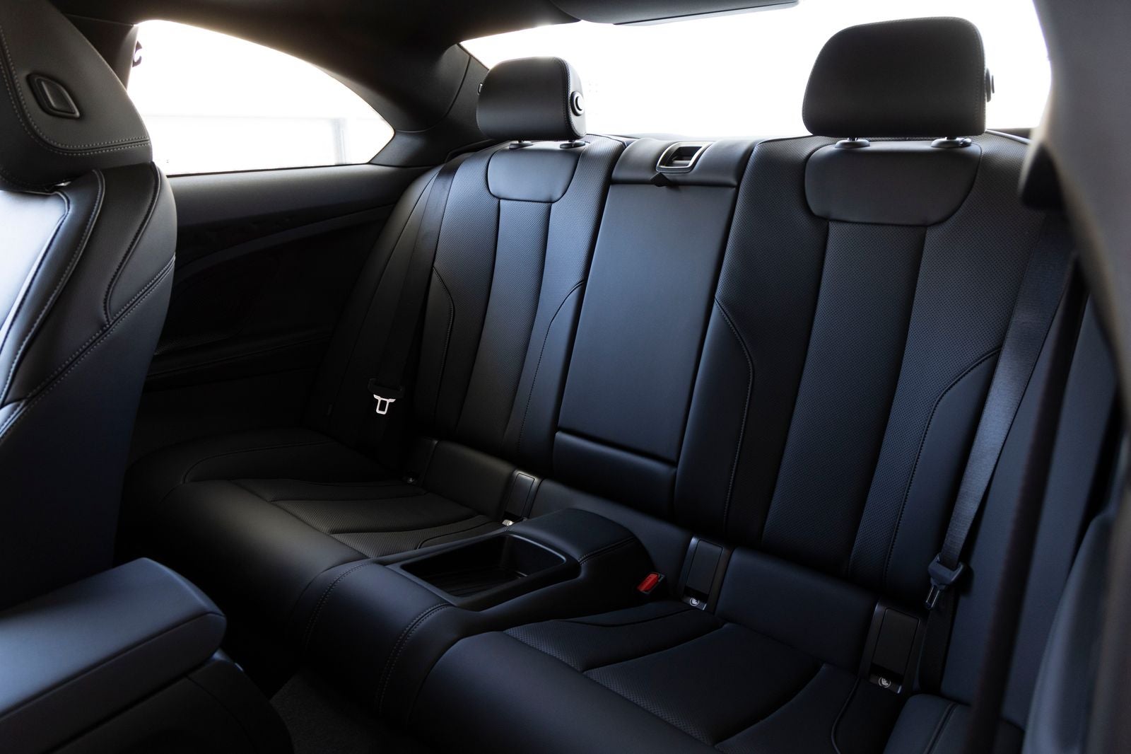 2026 BMW 230i 230i