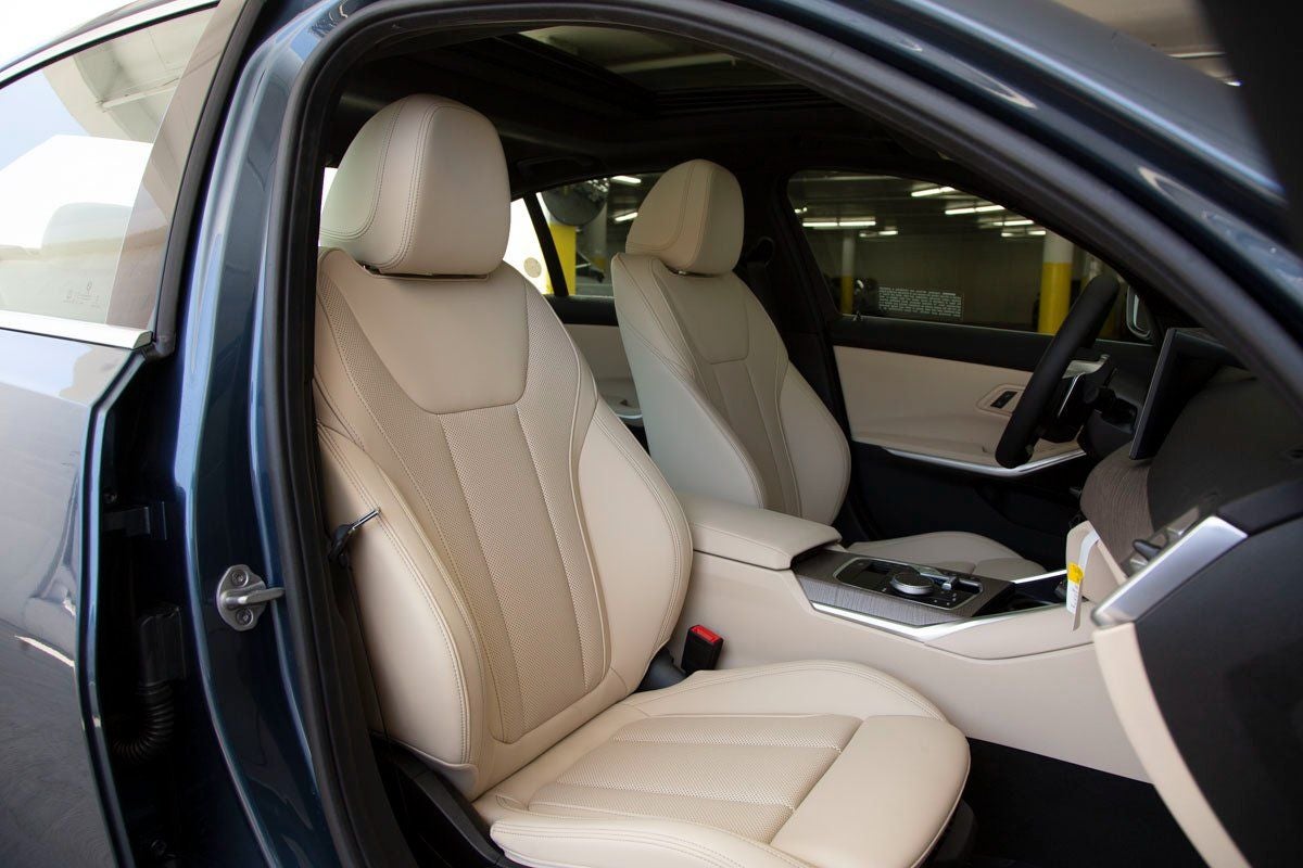 2026 BMW 330i 330i