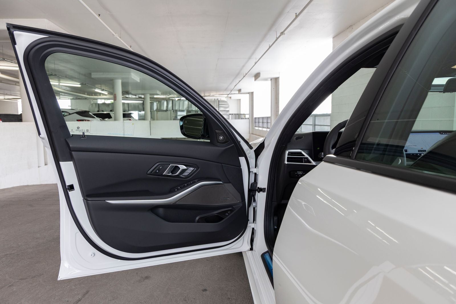 2026 BMW 330i 330i
