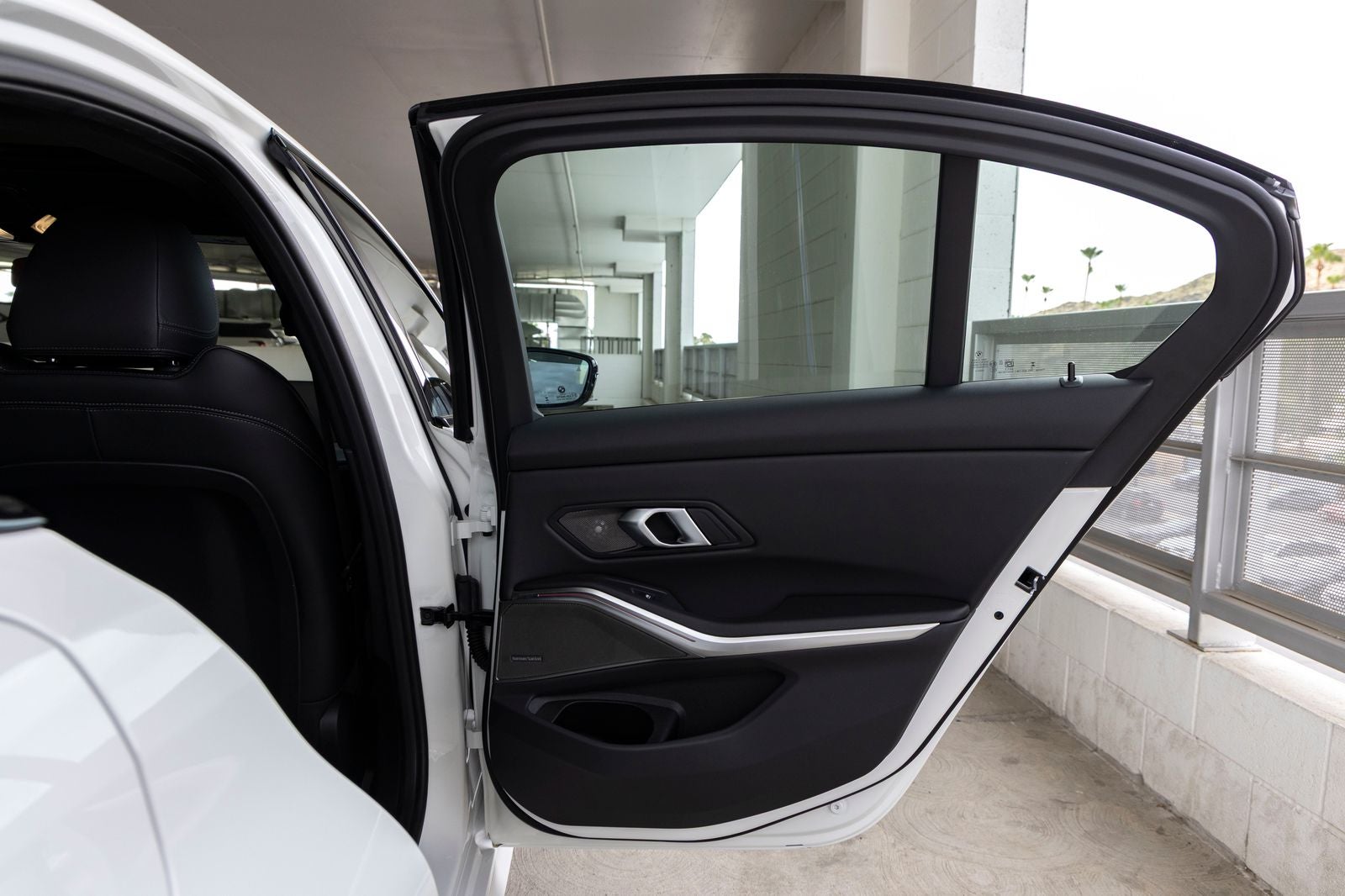 2026 BMW 330i 330i