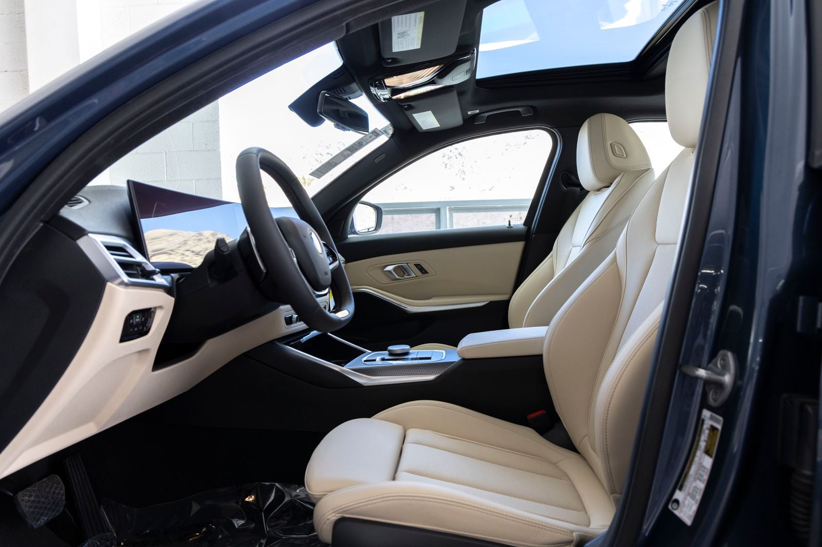 2026 BMW 330i 330i