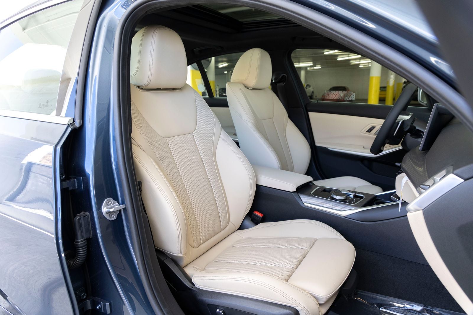 2026 BMW 330i 330i
