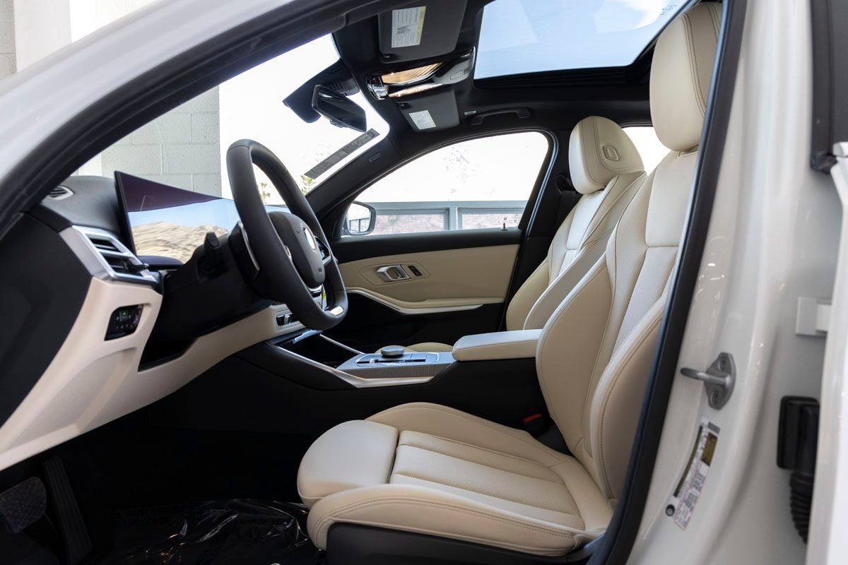 2026 BMW 330i 330i