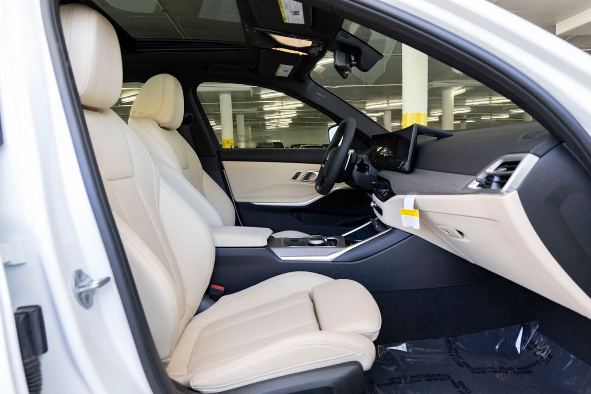2026 BMW 330i 330i
