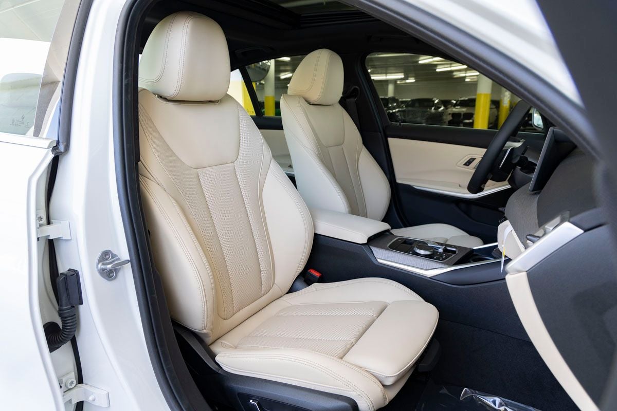2026 BMW 330i 330i