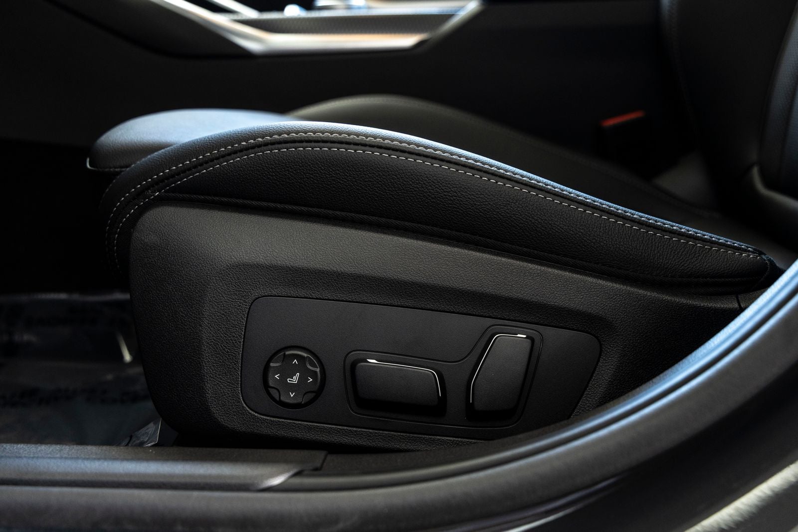 2026 BMW 330i 330i