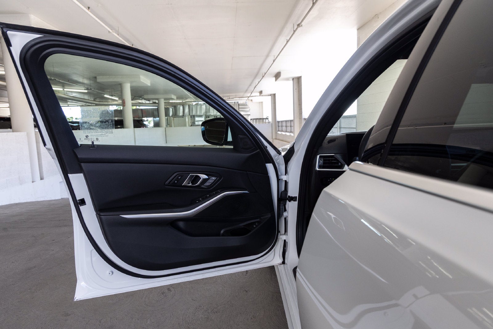 2024 BMW 330i 330i