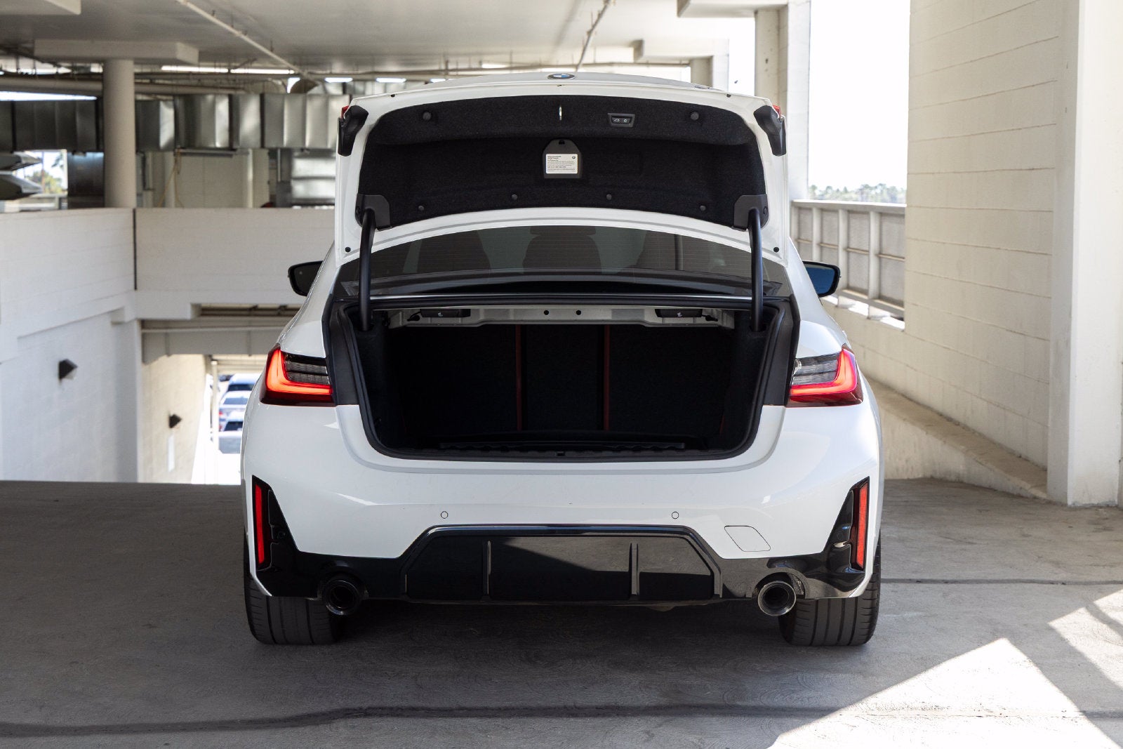 2024 BMW 330i 330i