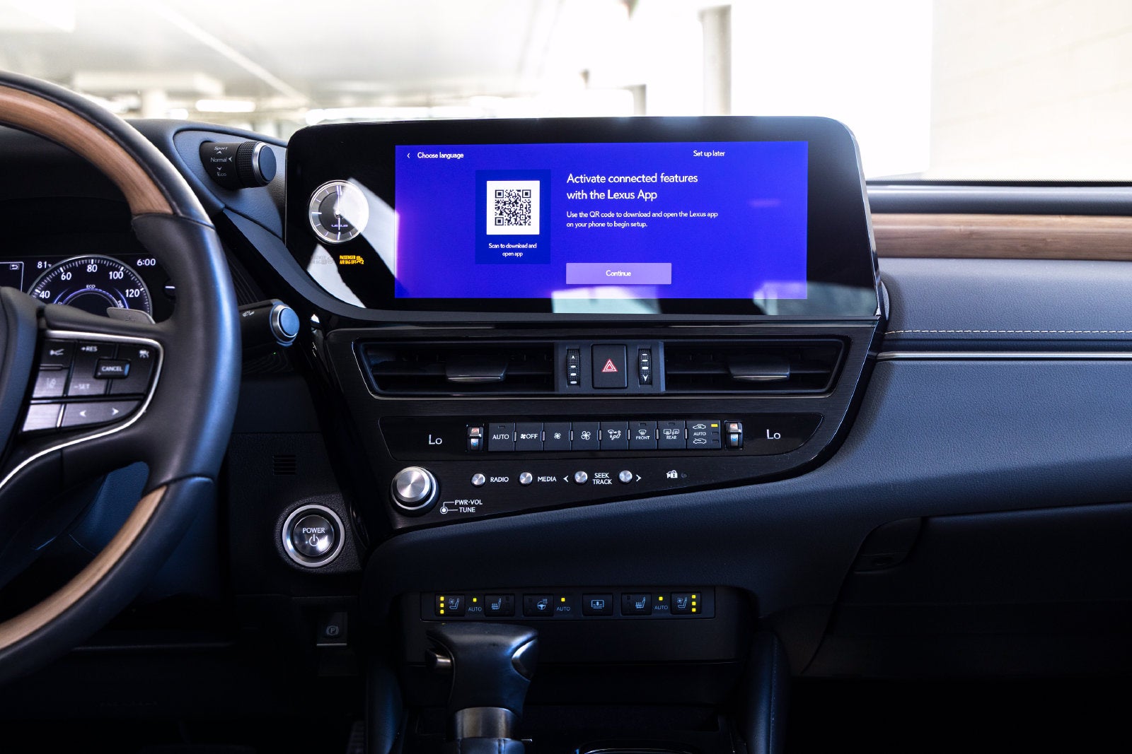 2024 Lexus ES 300h Luxury