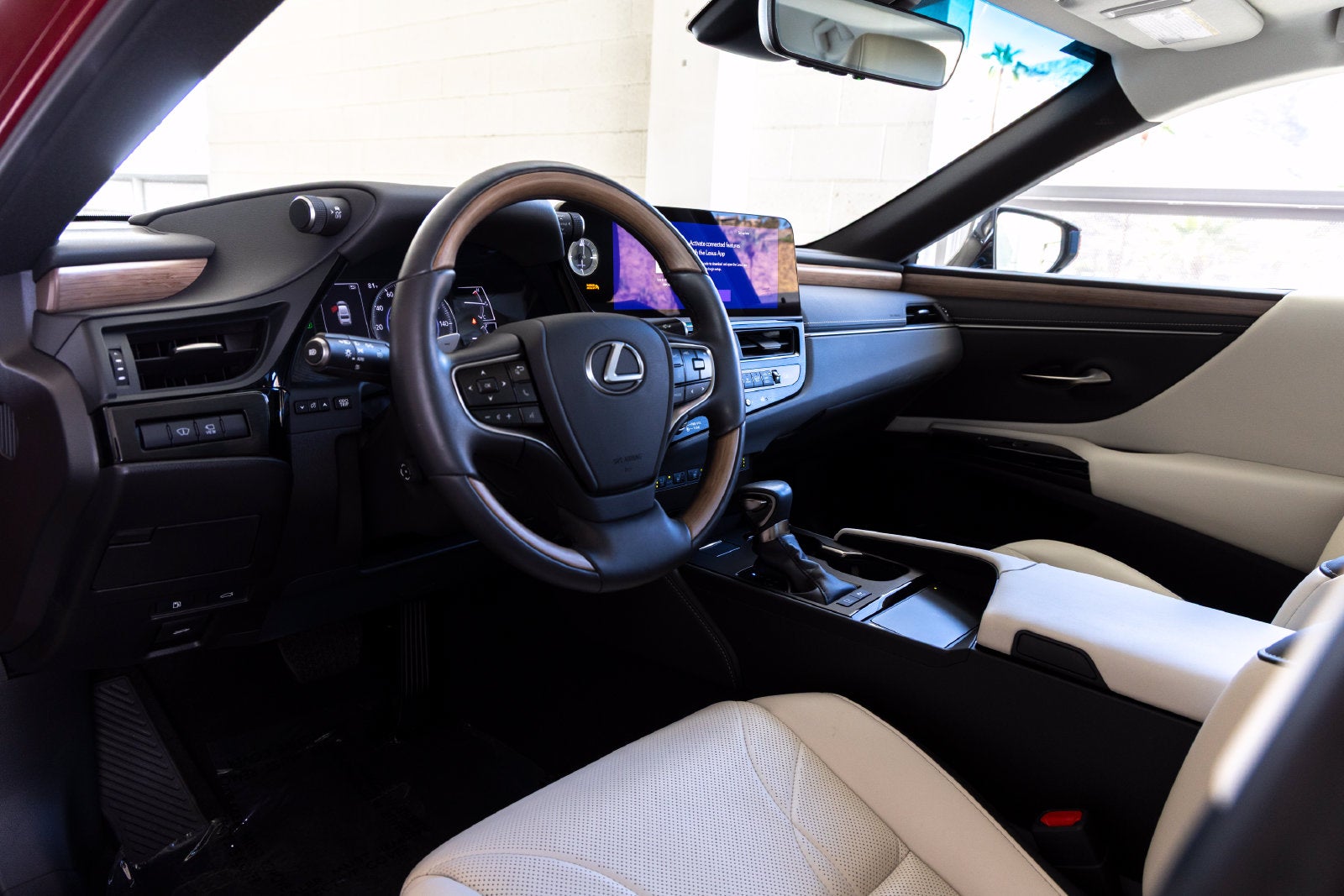 2024 Lexus ES 300h Luxury
