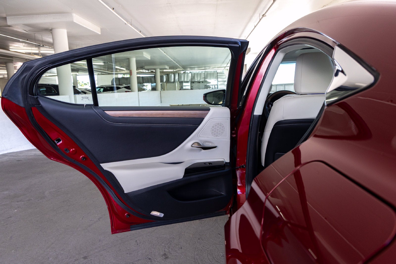 2024 Lexus ES 300h Luxury