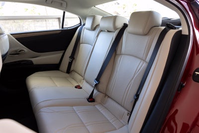 2024 Lexus ES 300h Luxury