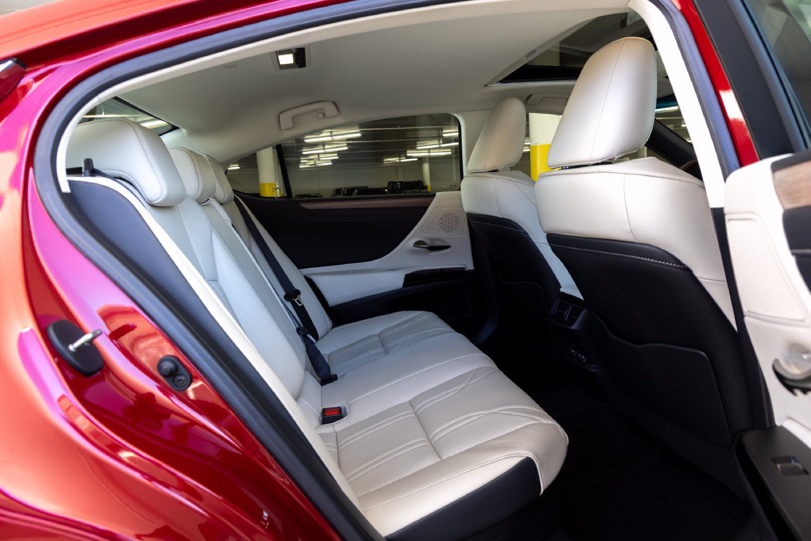 2024 Lexus ES 300h Luxury