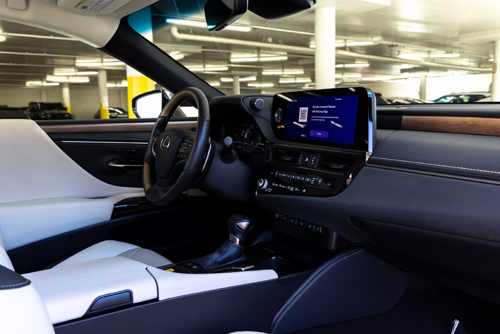 2024 Lexus ES 300h Luxury