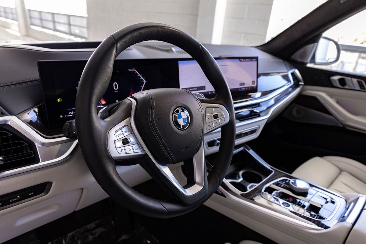 2024 BMW X7 xDrive40i