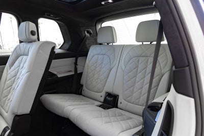 2027 BMW X7 xDrive40i