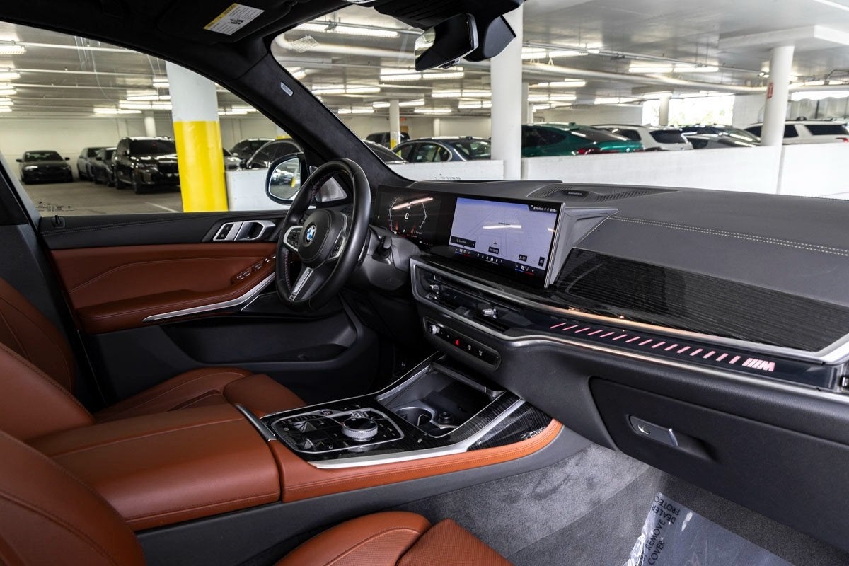 2025 BMW X7 M60i