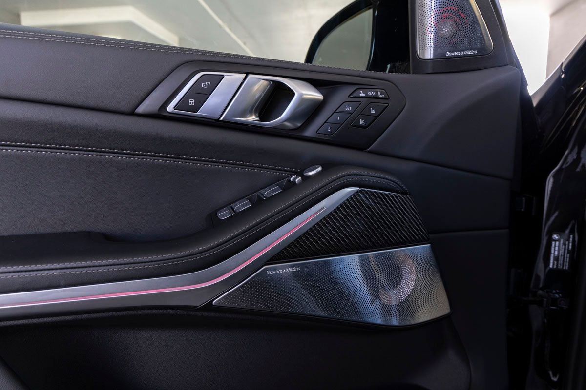 2025 BMW X7 M60i