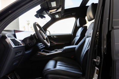 2025 BMW X7 M60i