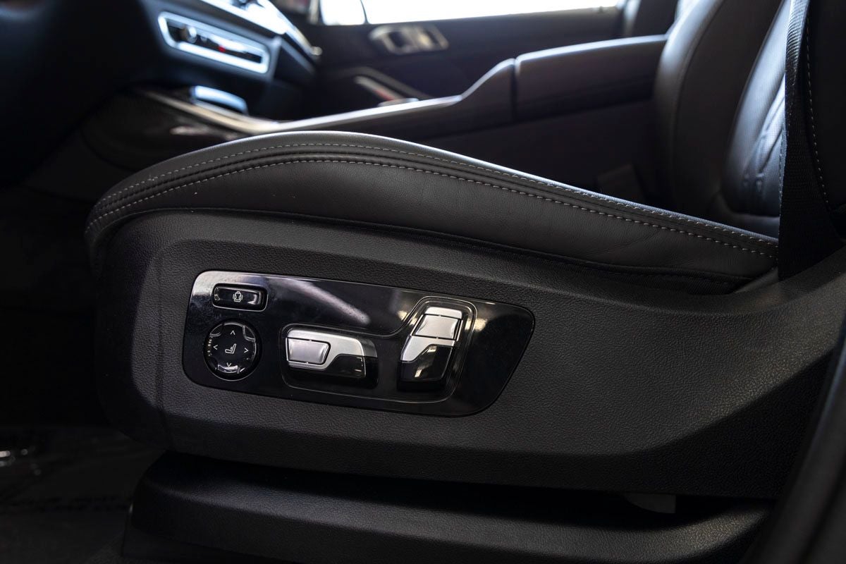 2025 BMW X7 M60i