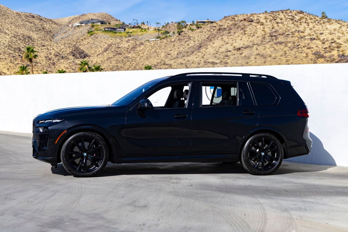 2025 BMW X7 M60i