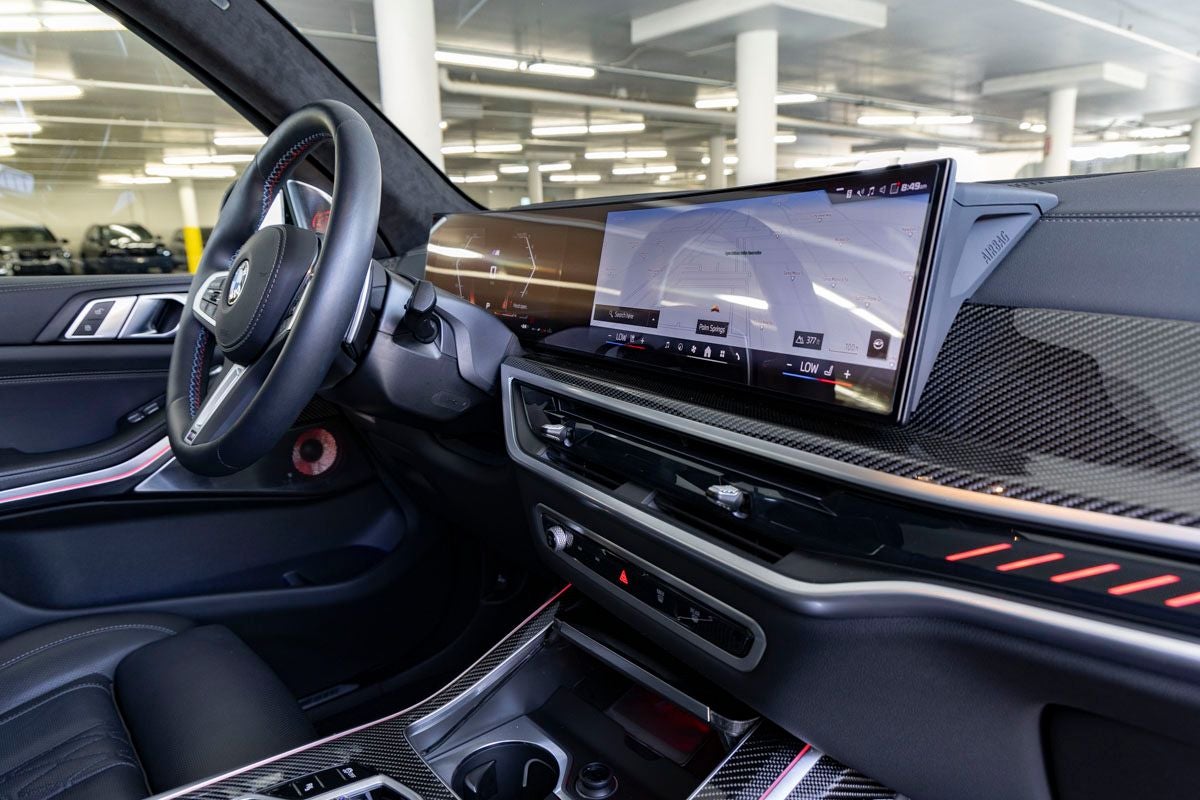 2025 BMW X7 M60i