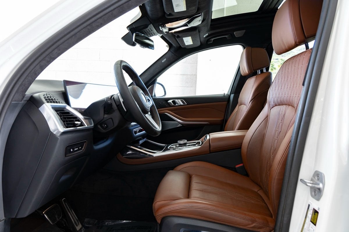 2025 BMW X7 M60i