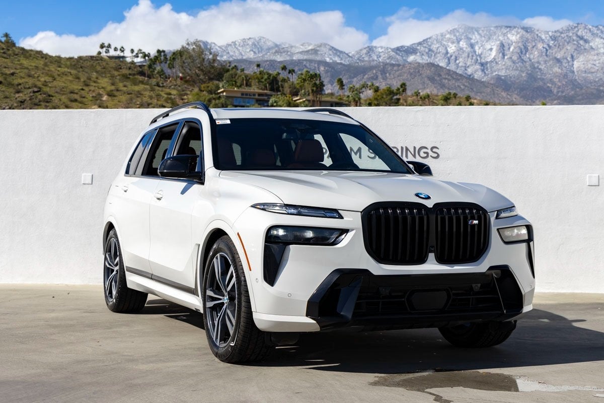 2025 BMW X7 M60i