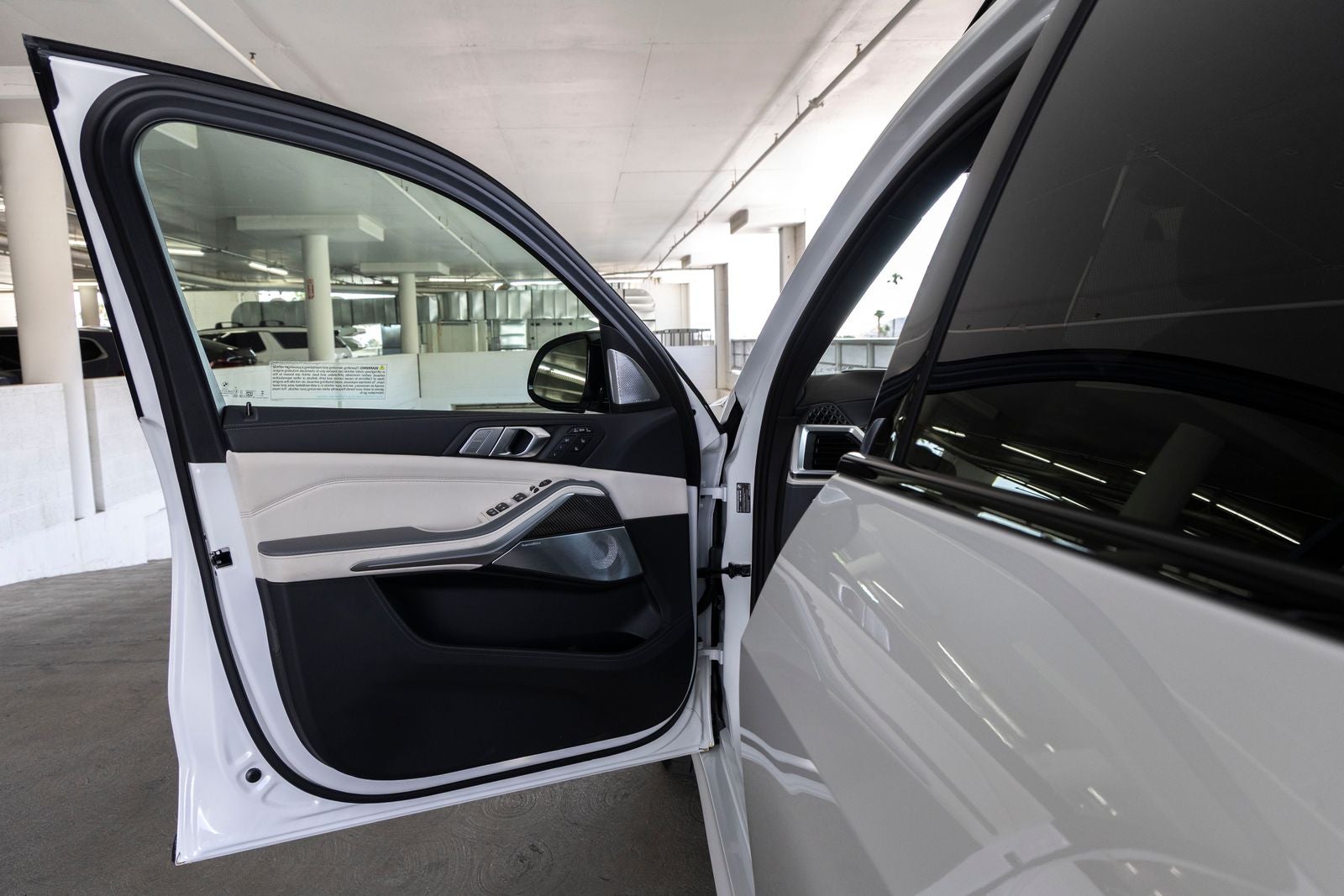 2027 BMW X7 M60i