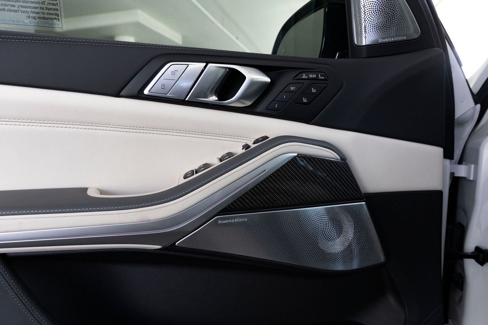 2027 BMW X7 M60i