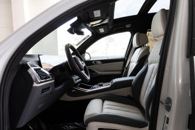 2027 BMW X7 M60i