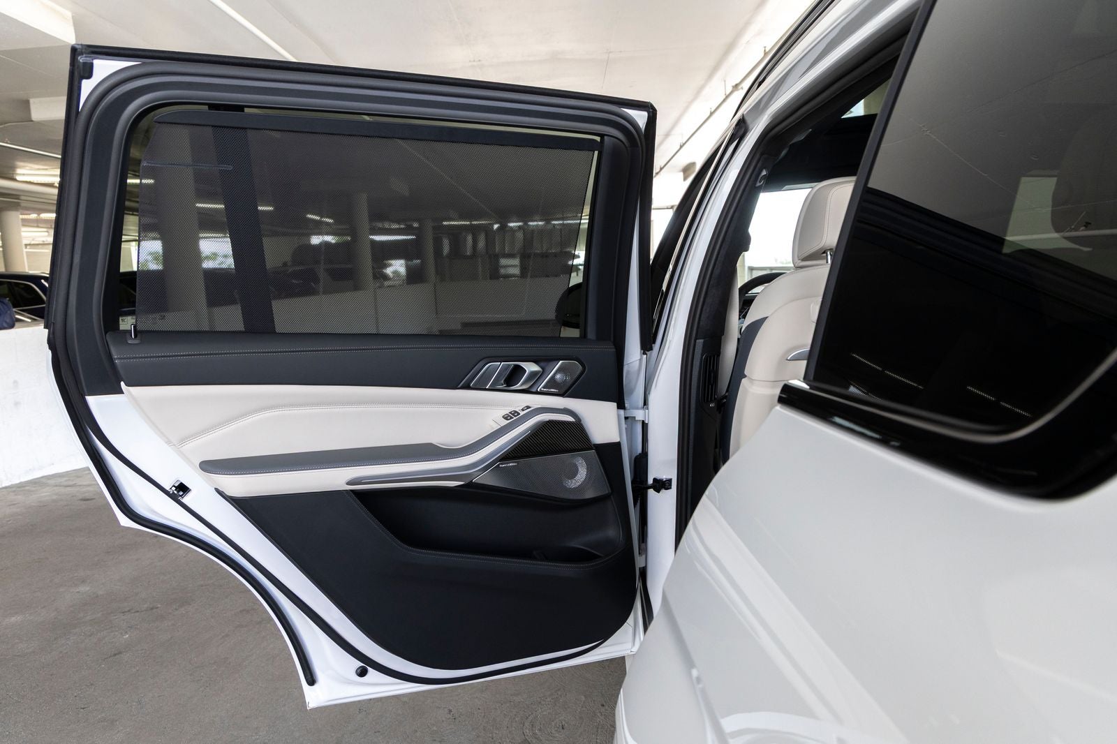 2027 BMW X7 M60i