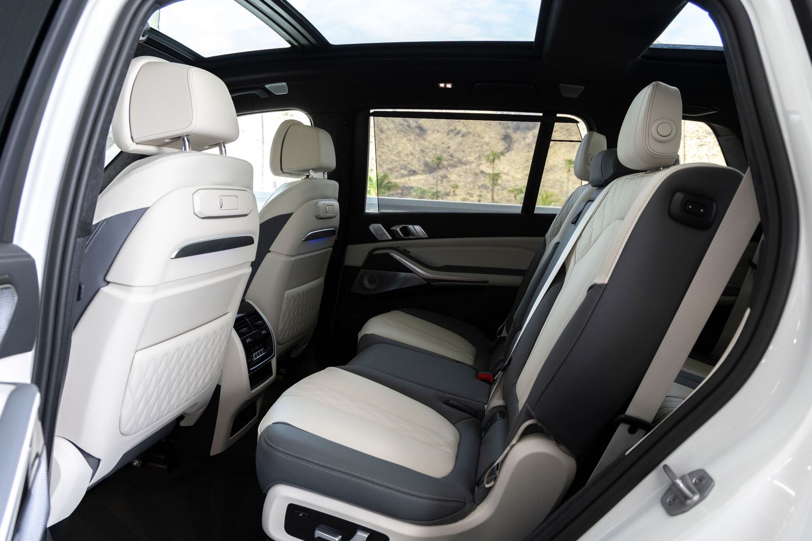 2027 BMW X7 M60i