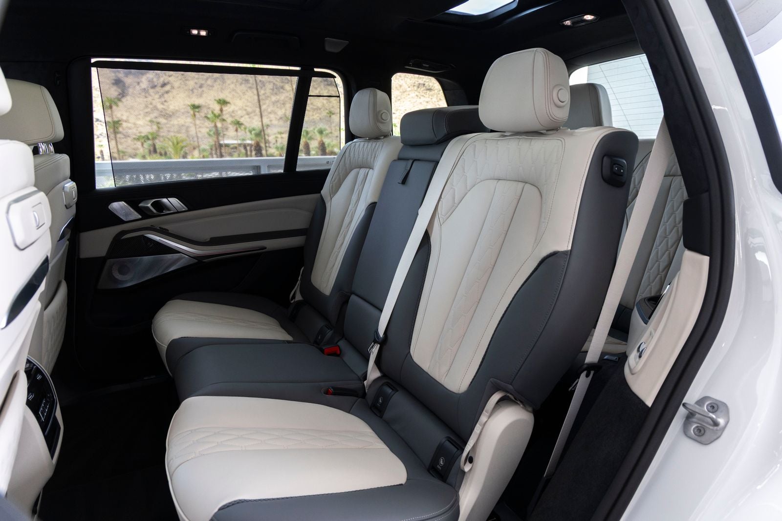 2027 BMW X7 M60i