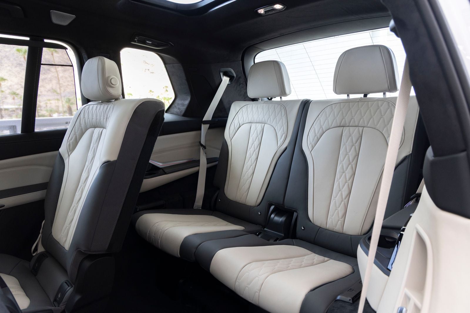 2027 BMW X7 M60i