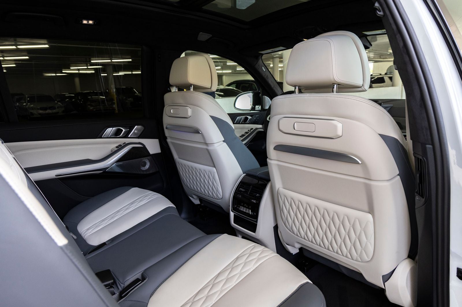 2027 BMW X7 M60i